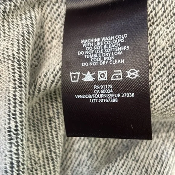 NWT Fila Sweater Size Small - Picture 7 of 7